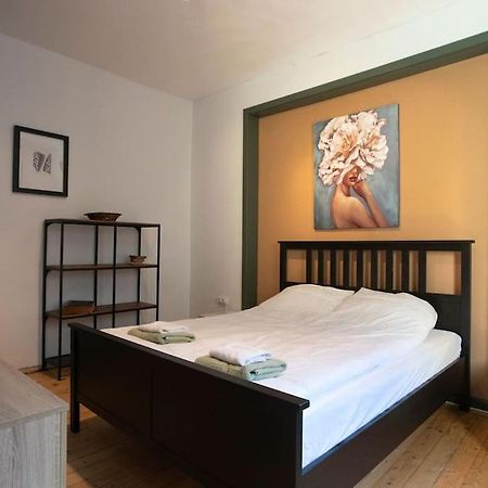 Appartamento 2Bdr Flat In Centre Sofia Esterno foto