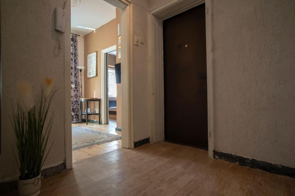 Appartamento 2Bdr Flat In Centre Sofia Esterno foto