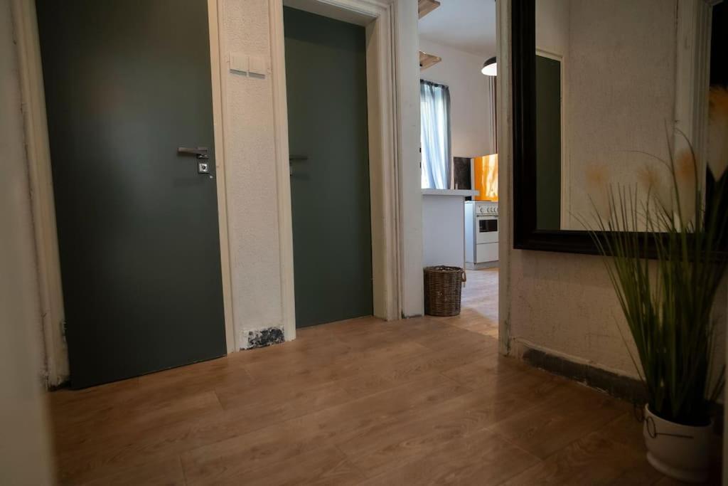 Appartamento 2Bdr Flat In Centre Sofia Esterno foto